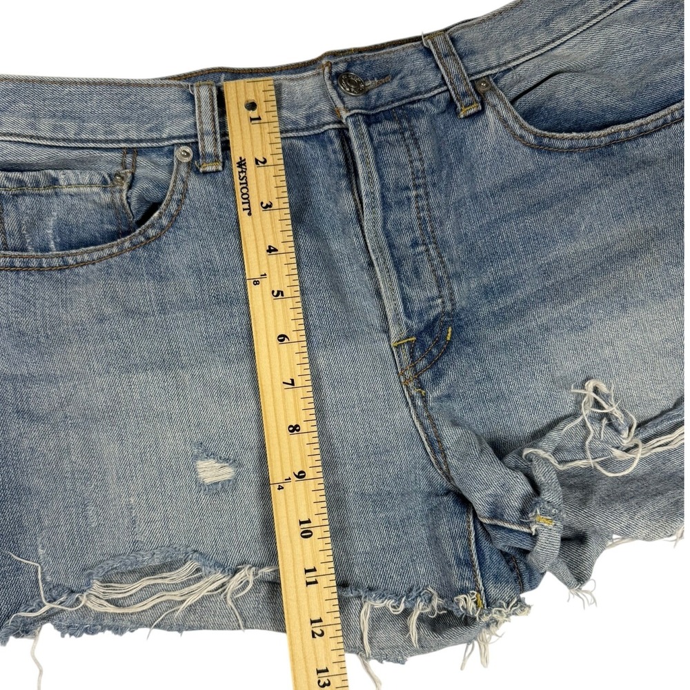 Free People We The Free Shorts Women 30 Blue Distressed Denim Cutoff Light Wash - Picture 5 of 5